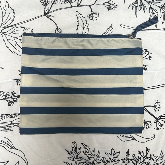 BOON SUPPLY Two Polyester Travel Bags Pouches Floral and Stripes - Picture 5 of 10